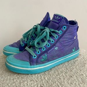 Vintage Adidas sneakers